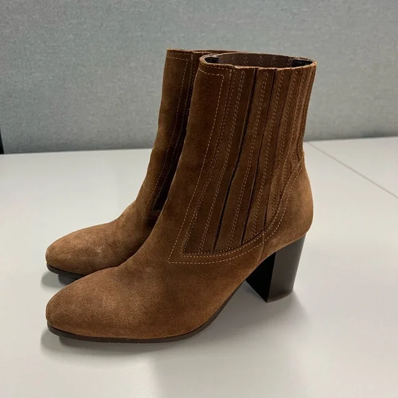 Aquatalia Fayren Suede Ankle Boots Chestnut Size 6